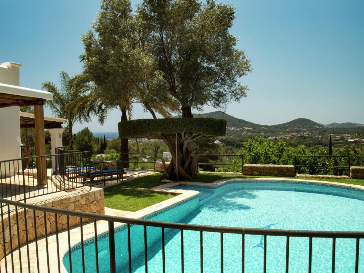 Cozy Holiday Home In Santa Eularia Des Riu With Private Pool Zewnętrze zdjęcie