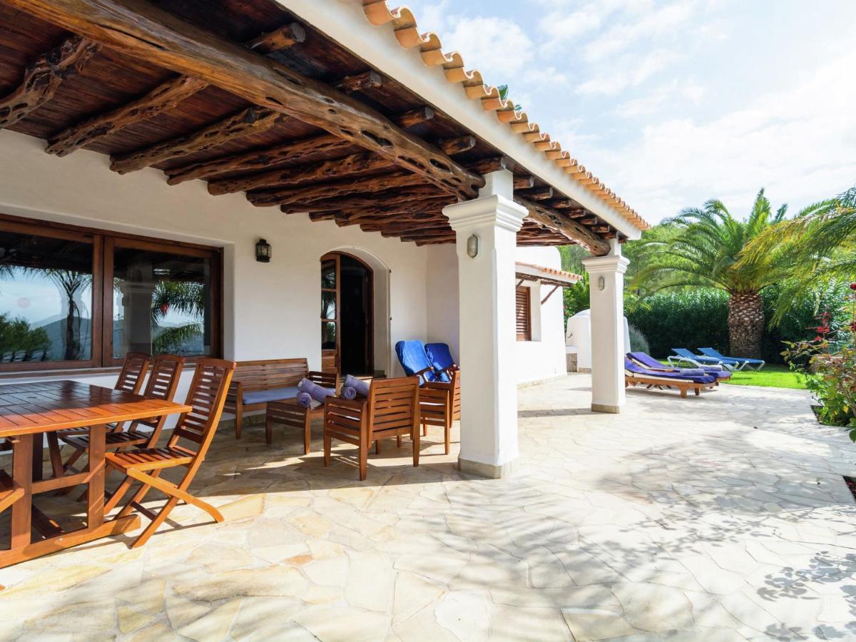 Cozy Holiday Home In Santa Eularia Des Riu With Private Pool Zewnętrze zdjęcie